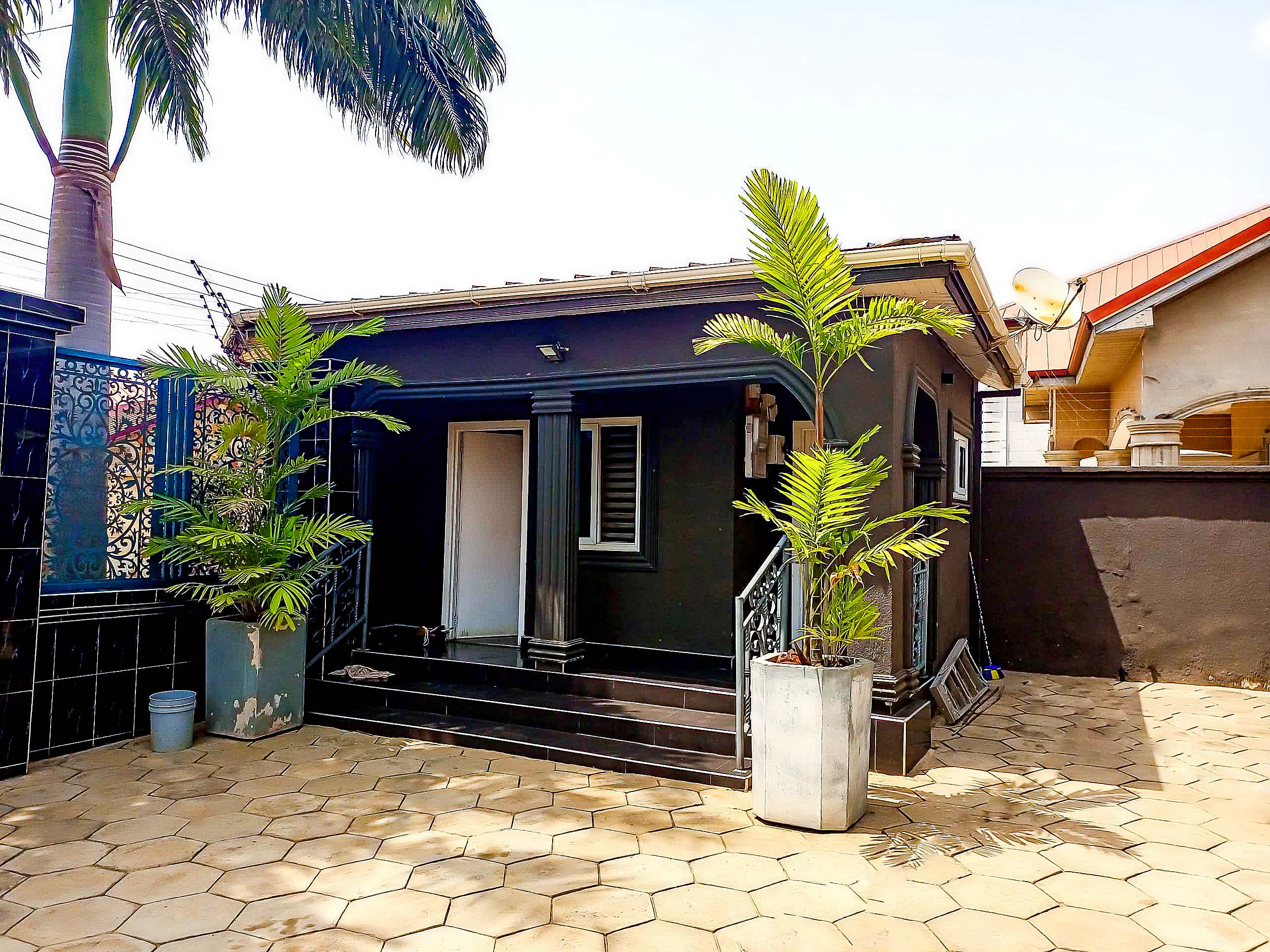 SINGLE STOREY RESIDENTIAL PROPERTY FOR SALE - Image 6