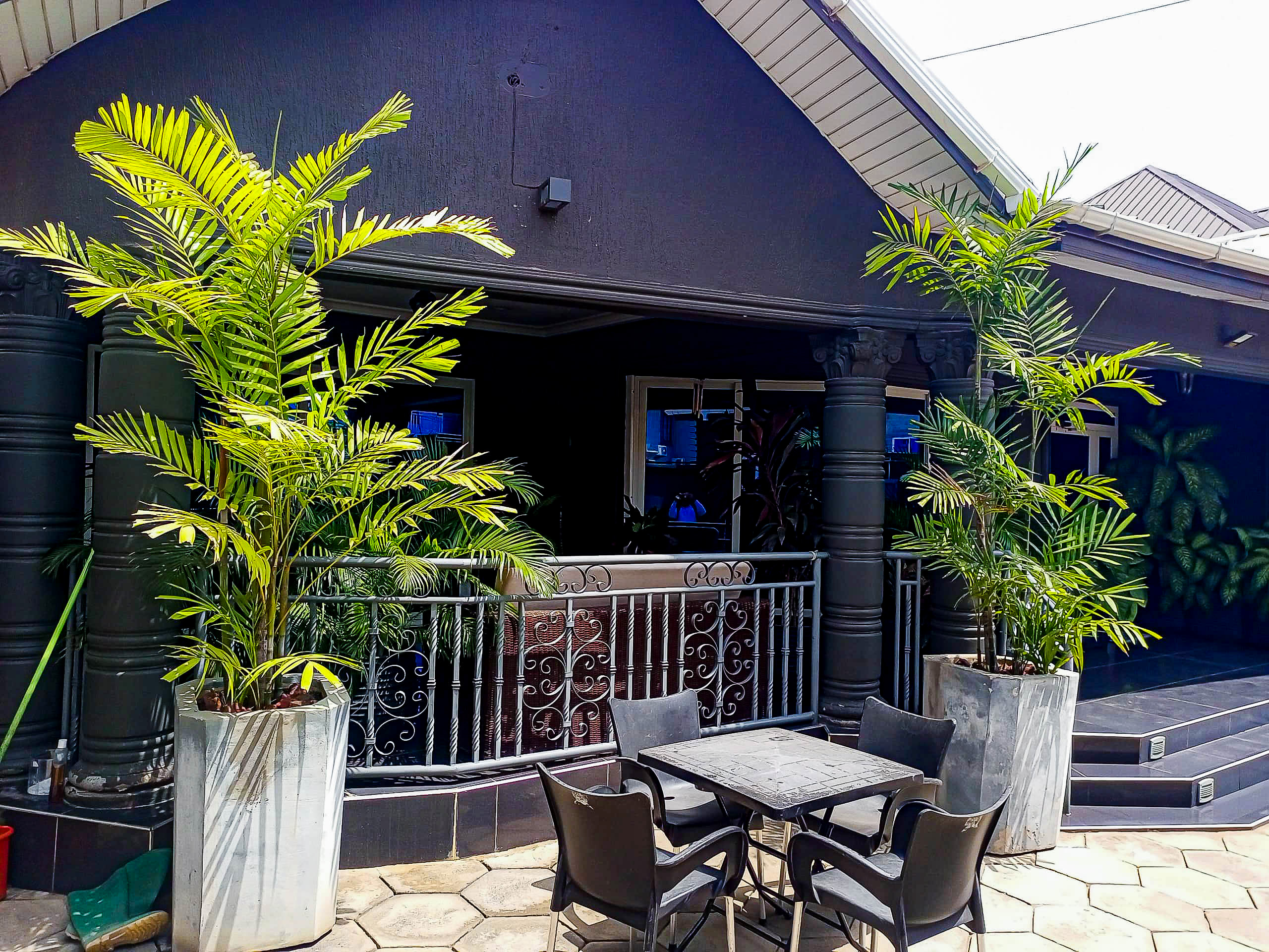 SINGLE STOREY RESIDENTIAL PROPERTY FOR SALE - Image 4